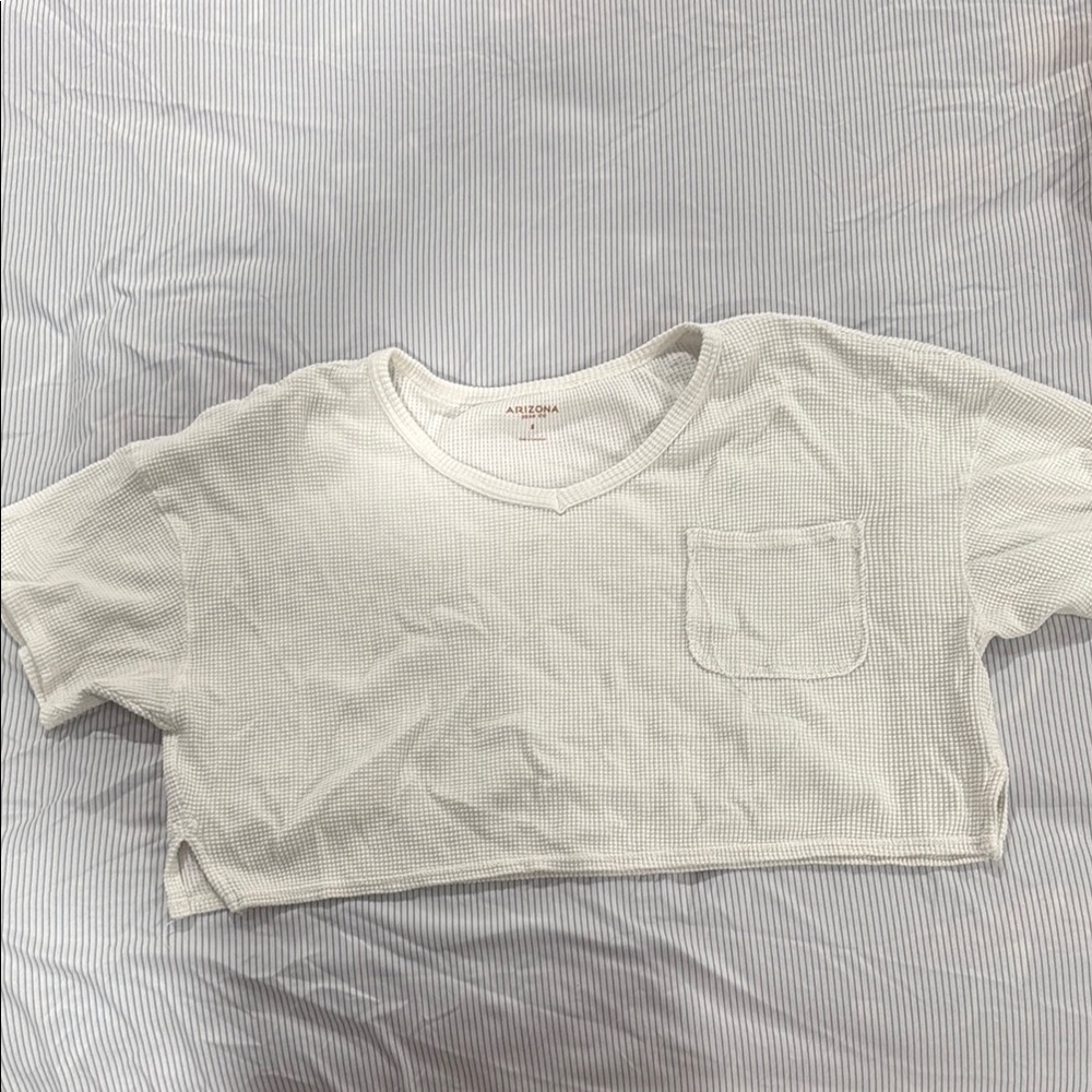 Arizona Jean Company White Short Sleeve Tee